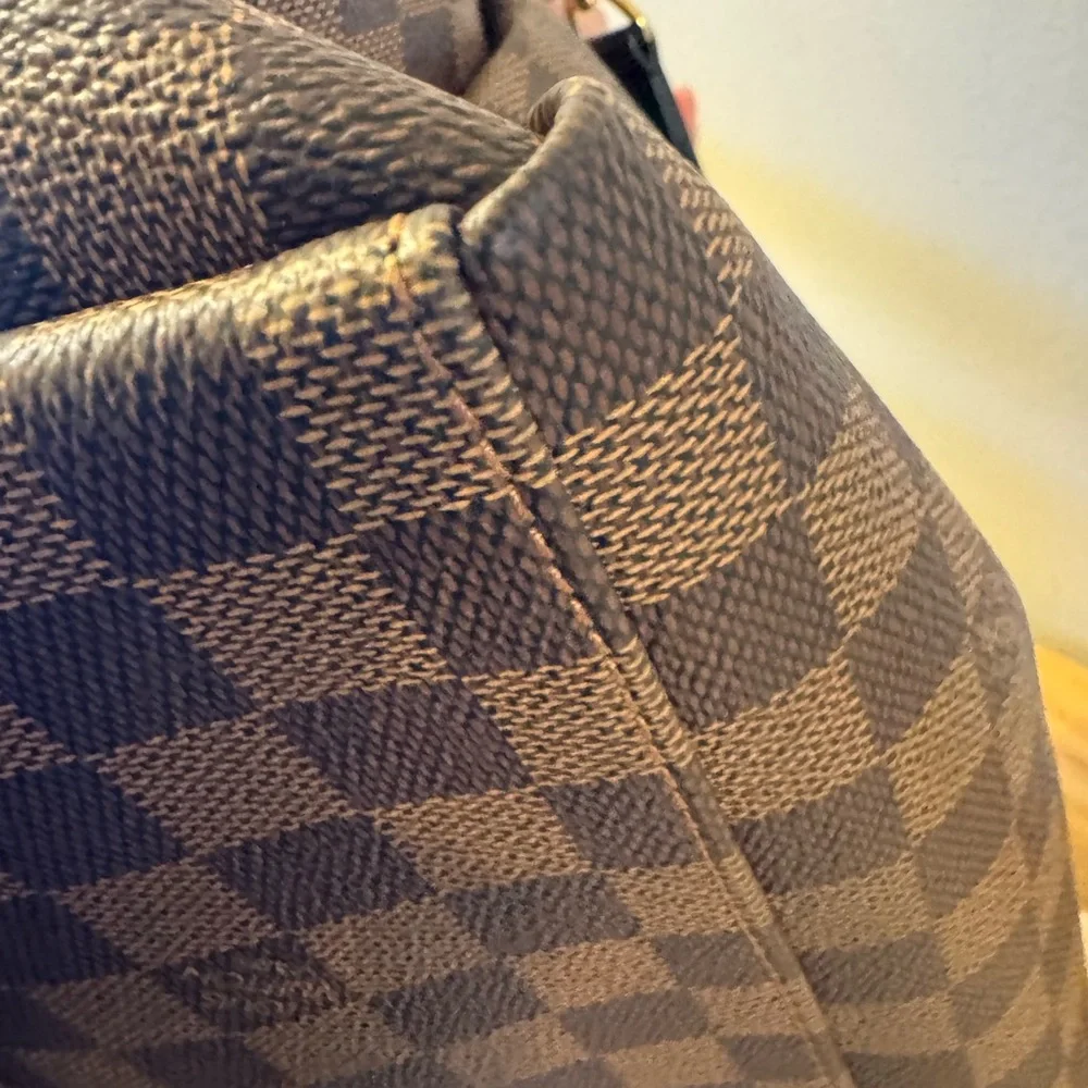 Authentic Louis Vuitton Odeon Tote MM in Damier Ebene - Picture 7 of 12